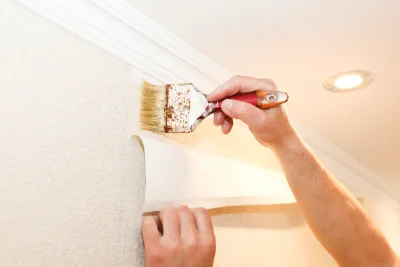 Pose de papier peint à Razimet — revêtements muraux et toiles de verre